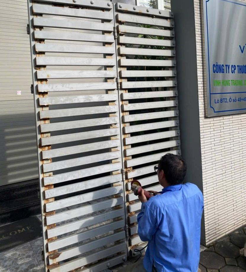 Tôi cần sửa cửa sắt Thanh Xuân, Hà Nội? Gọi 096.466.1248 thợ có mặt trong 15 phút, giá rẻ